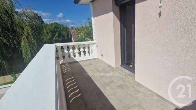 Afficher la photo en grand Appartement T3 à vendre - 3 pièces - 61.01 m2 - QUINCIEUX - 69 - RHONE-ALPES - Century 21 L'Immobilière Des Combattants