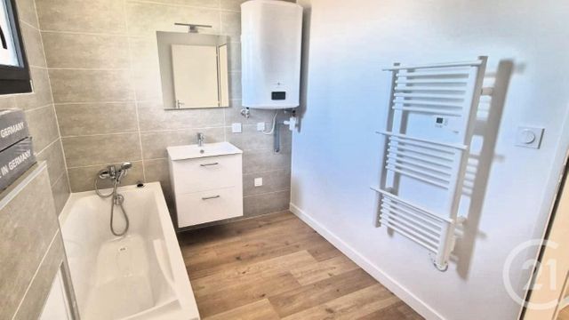 Afficher la photo en grand Appartement T3 à vendre - 3 pièces - 61.01 m2 - QUINCIEUX - 69 - RHONE-ALPES - Century 21 L'Immobilière Des Combattants