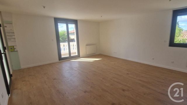 Afficher la photo en grand Appartement T3 à vendre - 3 pièces - 61.01 m2 - QUINCIEUX - 69 - RHONE-ALPES - Century 21 L'Immobilière Des Combattants