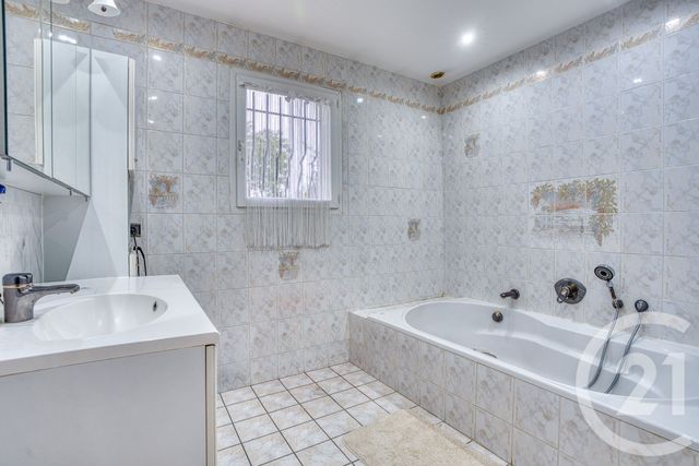 maison à vendre - 5 pièces - 160.0 m2 - FAREINS - 01 - RHONE-ALPES - Century 21 L'Immobilière Des Combattants