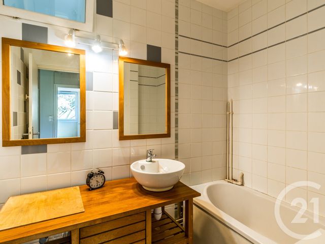 Appartement T3 à vendre - 4 pièces - 52.51 m2 - VILLEFRANCHE SUR SAONE - 69 - RHONE-ALPES - Century 21 L'Immobilière Des Combattants