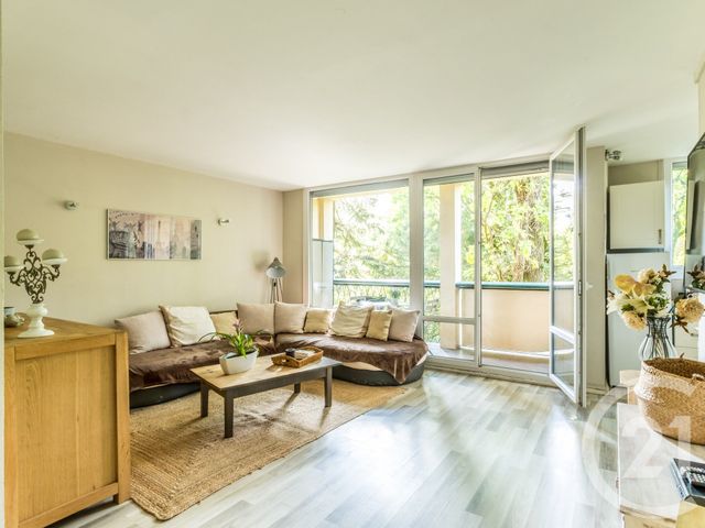 Appartement T3 à vendre - 4 pièces - 52.51 m2 - VILLEFRANCHE SUR SAONE - 69 - RHONE-ALPES - Century 21 L'Immobilière Des Combattants