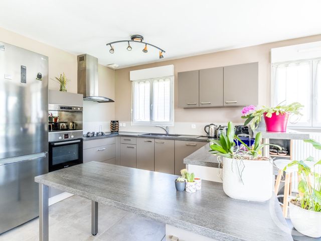 maison à vendre - 4 pièces - 89.92 m2 - ST DIDIER DE FORMANS - 01 - RHONE-ALPES - Century 21 L'Immobilière Des Combattants