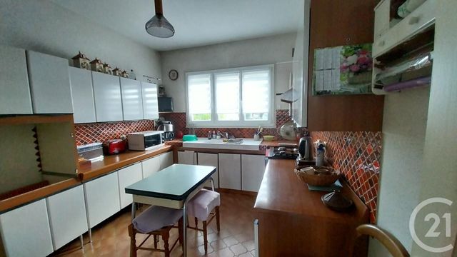 maison à vendre - 8 pièces - 200.0 m2 - MONTMERLE SUR SAONE - 01 - RHONE-ALPES - Century 21 L'Immobilière Des Combattants