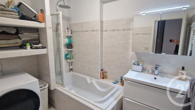 Appartement T3 à vendre - 3 pièces - 84.14 m2 - JASSANS RIOTTIER - 01 - RHONE-ALPES - Century 21 L'Immobilière Des Combattants