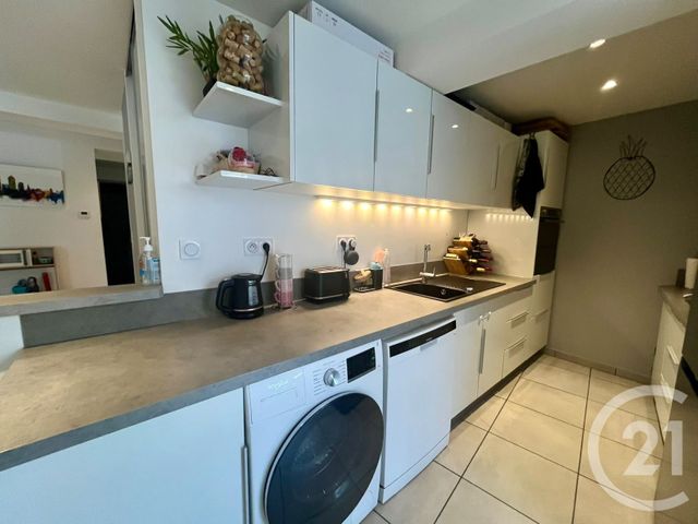 Appartement T3 à vendre - 3 pièces - 58.84 m2 - VILLENEUVE - 01 - RHONE-ALPES - Century 21 L'Immobilière Des Combattants